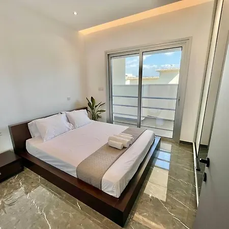 V-premium Brand New Flat *